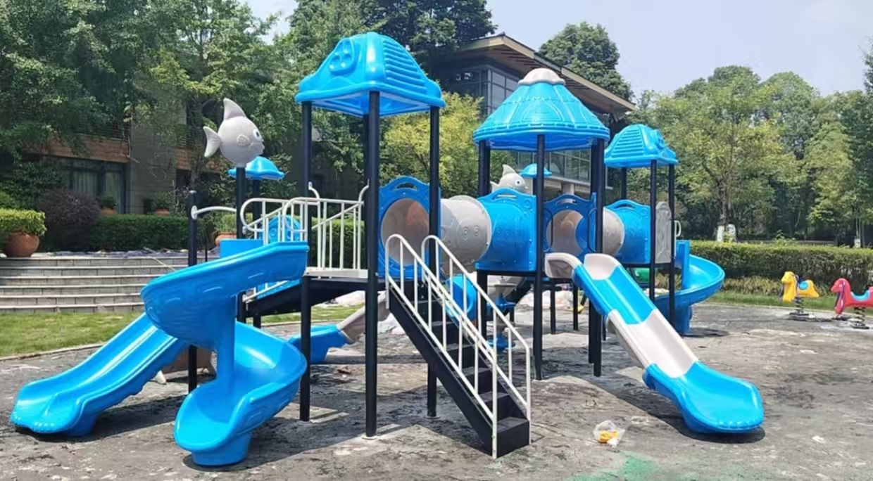 塑料滑梯-专业户外无动力乐园厂家