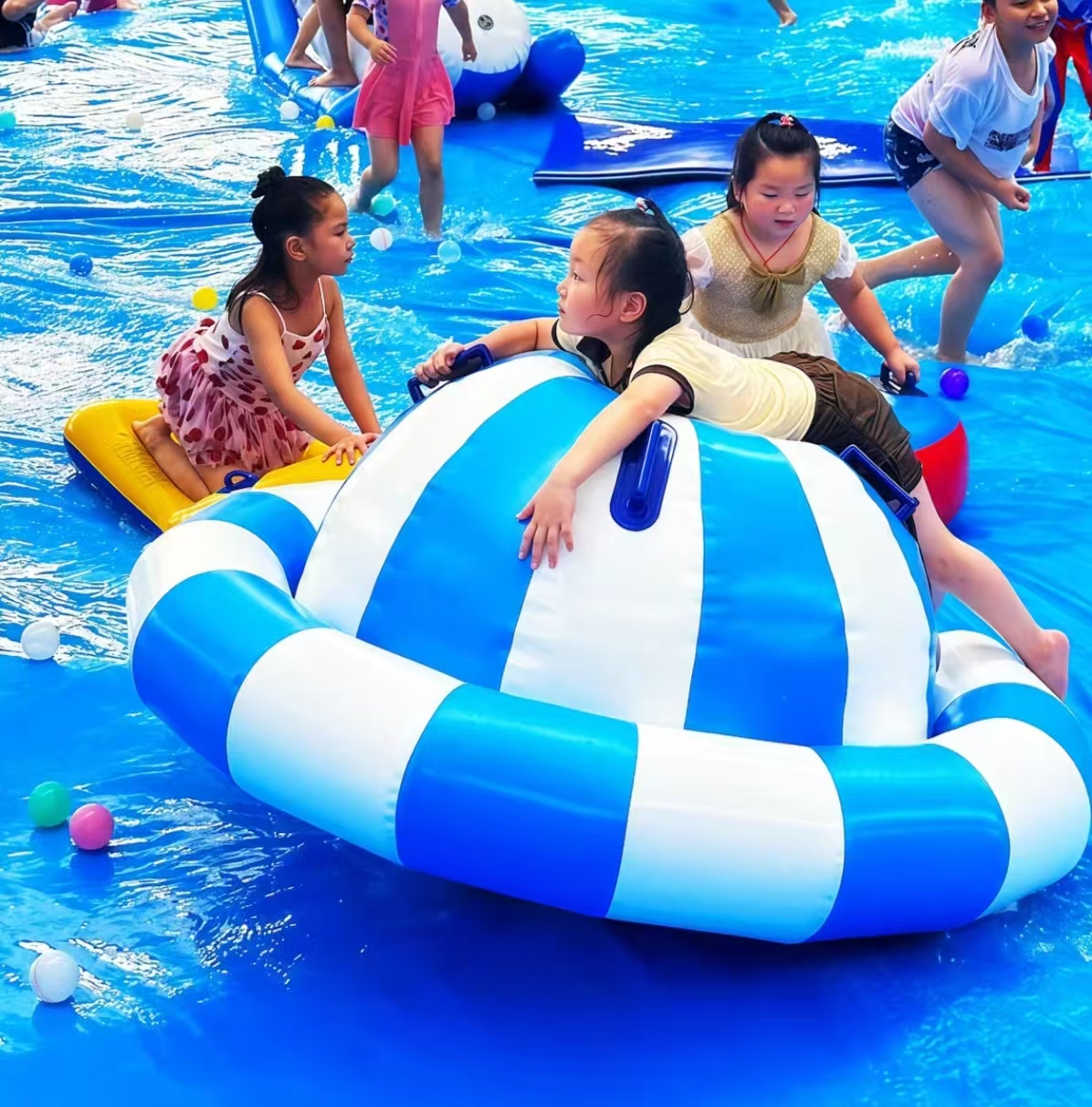 陀螺玩具-气模游乐设备厂家