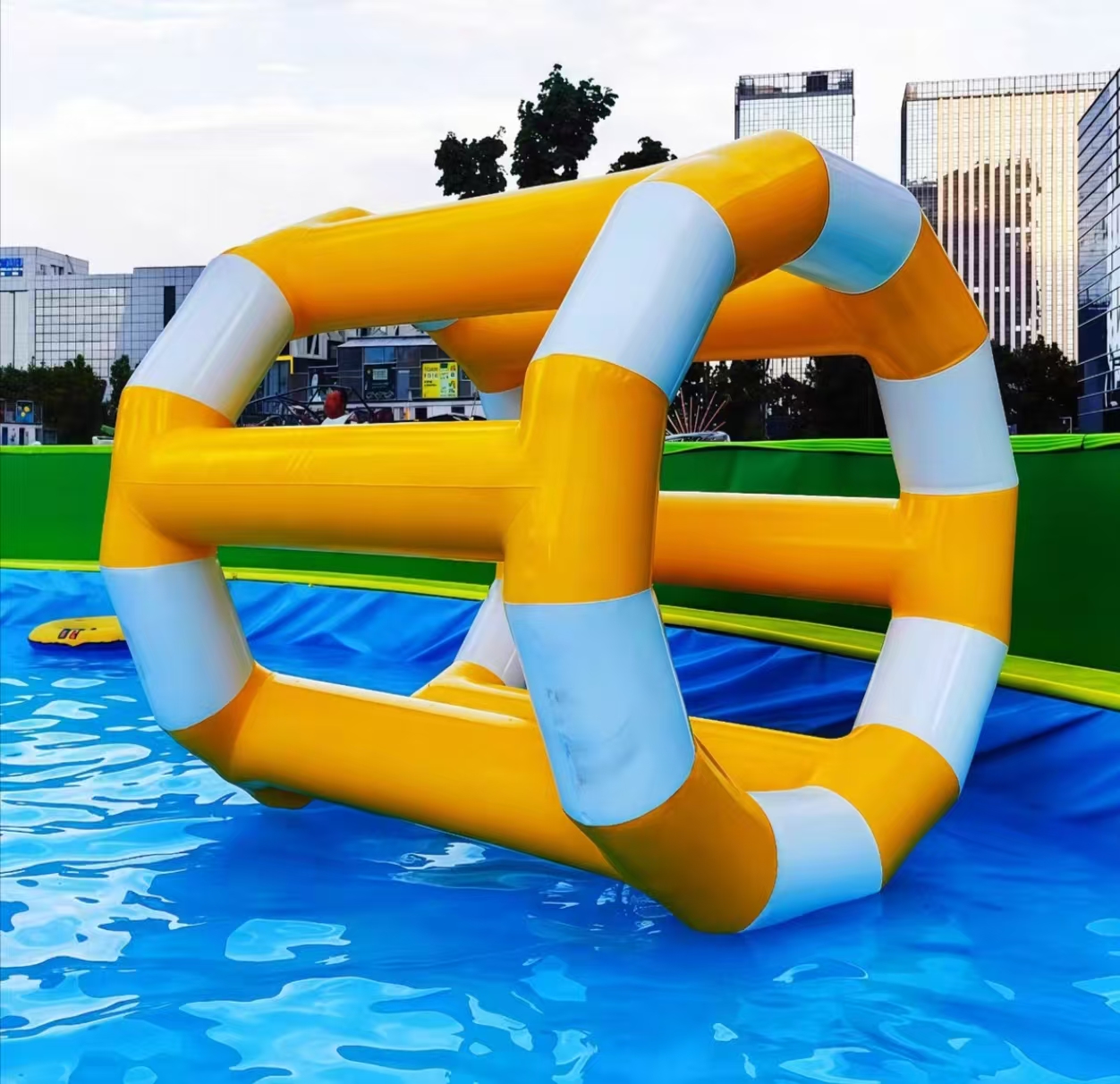 风火轮-气模游乐设备厂家