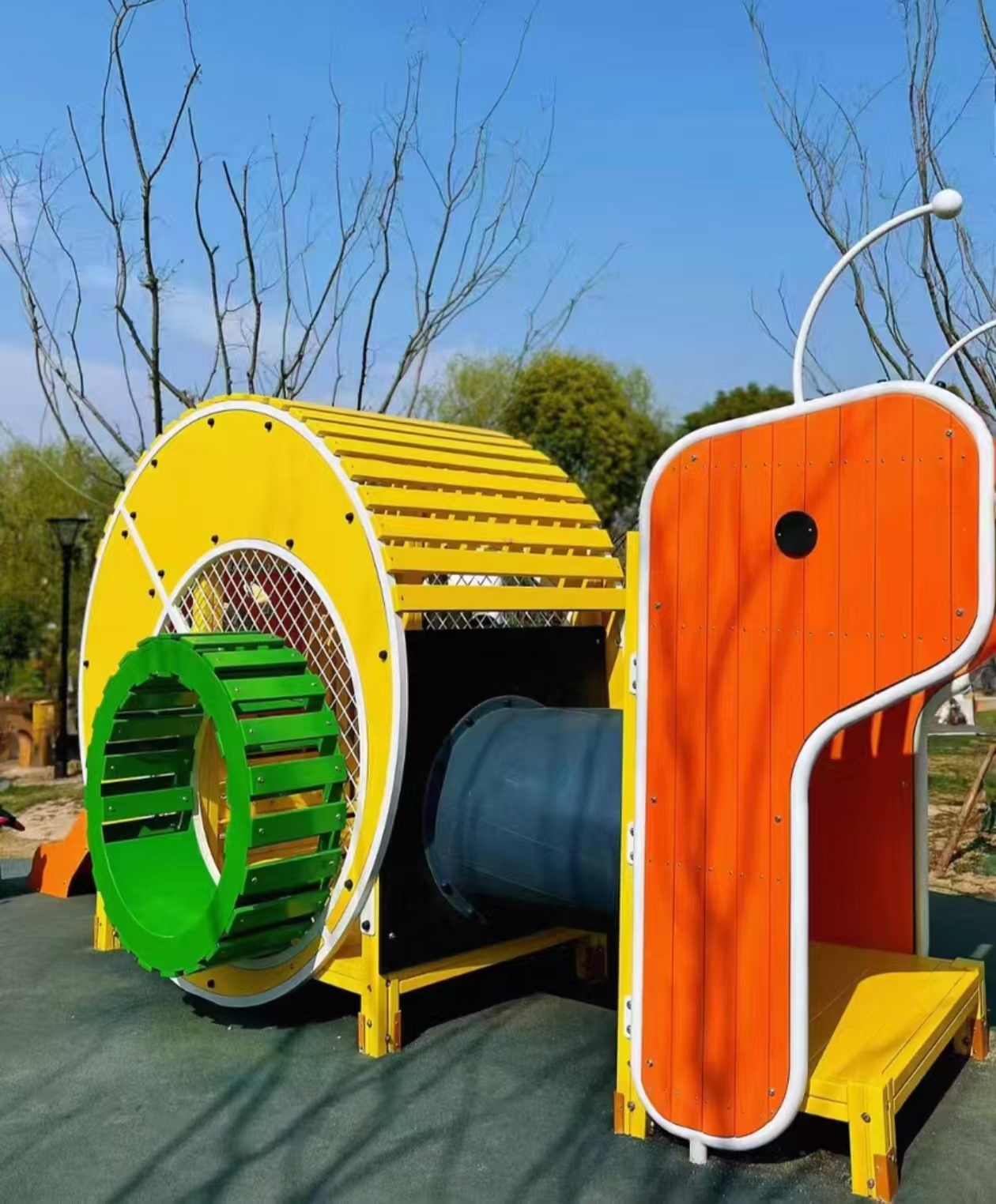 蜗牛滑梯-专业户外无动力乐园厂家