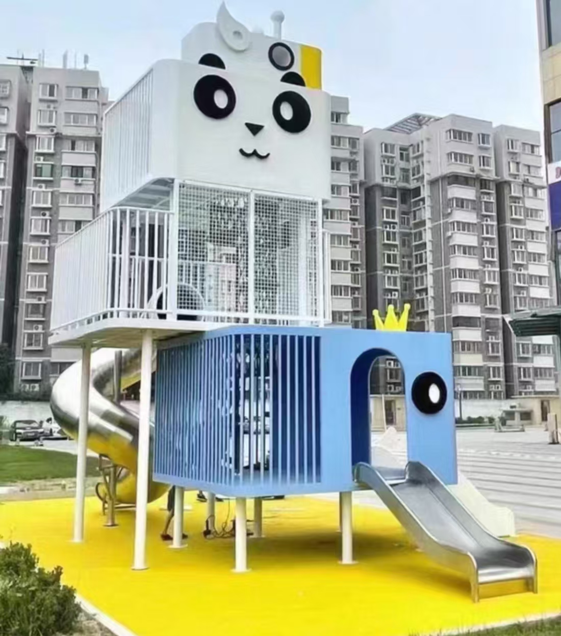 可爱造型滑梯-专业户外无动力乐园厂家