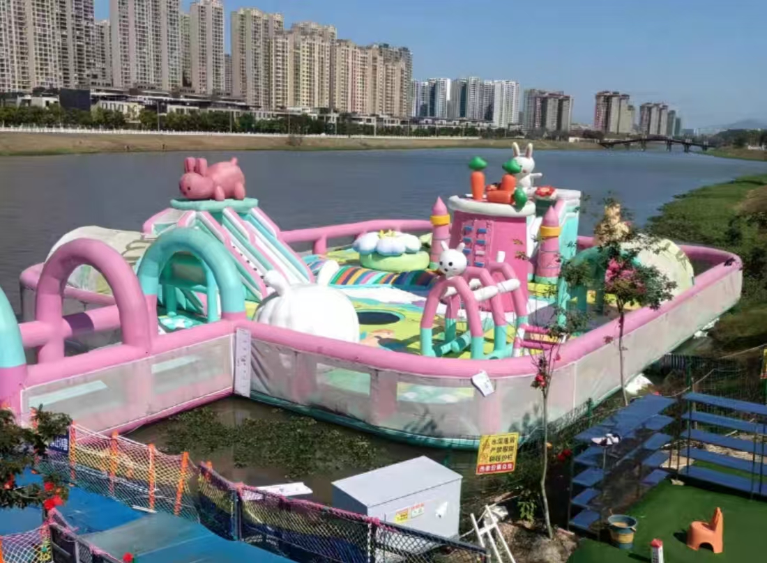 水上浮漂乐园堡-气模游乐设备厂家