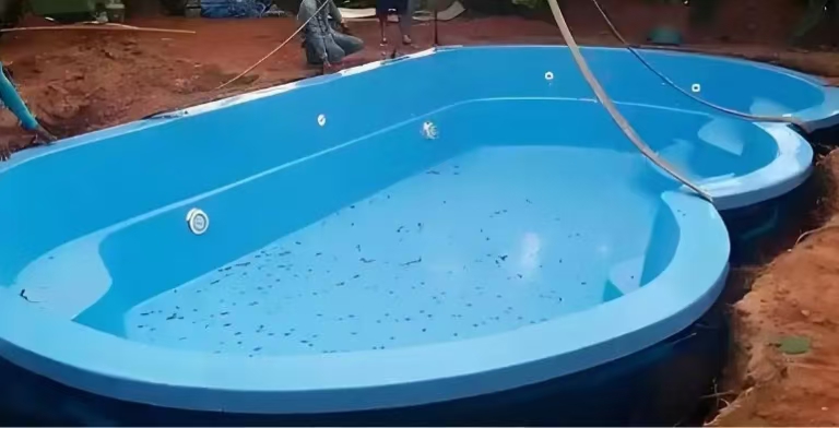 异形玻璃钢泳池-专业玻璃钢制品厂家