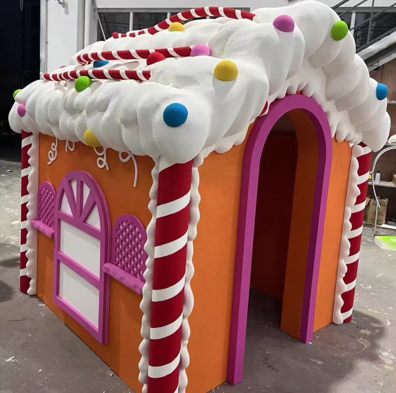 雪屋泡沫雕塑-专业雕塑制品厂家